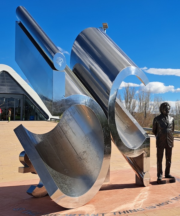 Einstein Memorial Dial